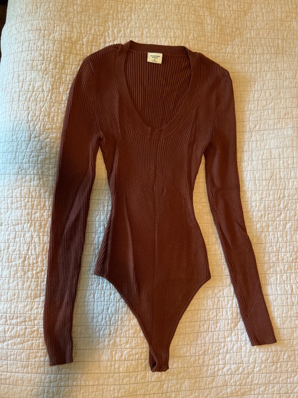 Abercrombie & Fitch Ribbed V-Neck Long Sleeve Bodysuit - Brown